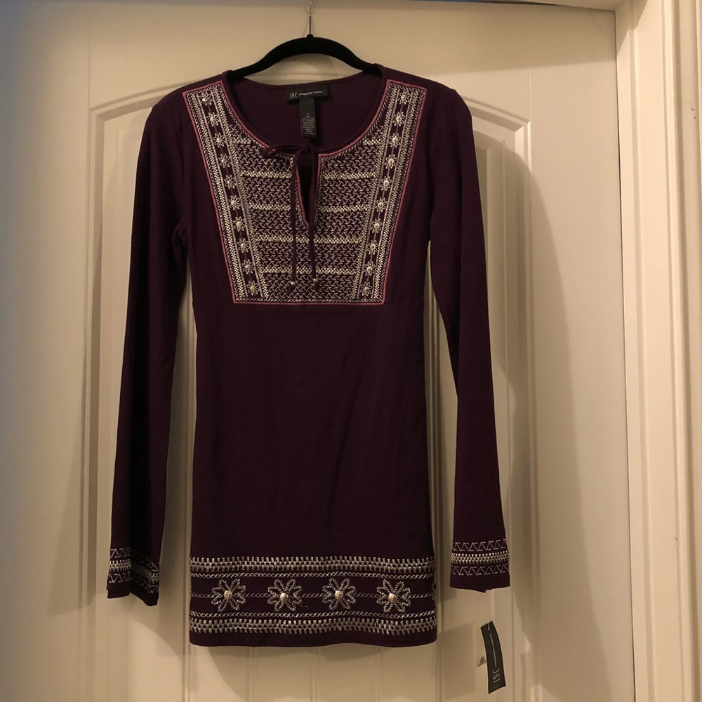 NEW Embroidered bell-sleeved long sleeve tunic top